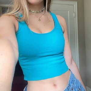 teal ribbed cropped cami tank!